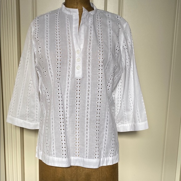 White Casual  Shirt with Embroidered Vertical Stripes - Picture 1 of 5
